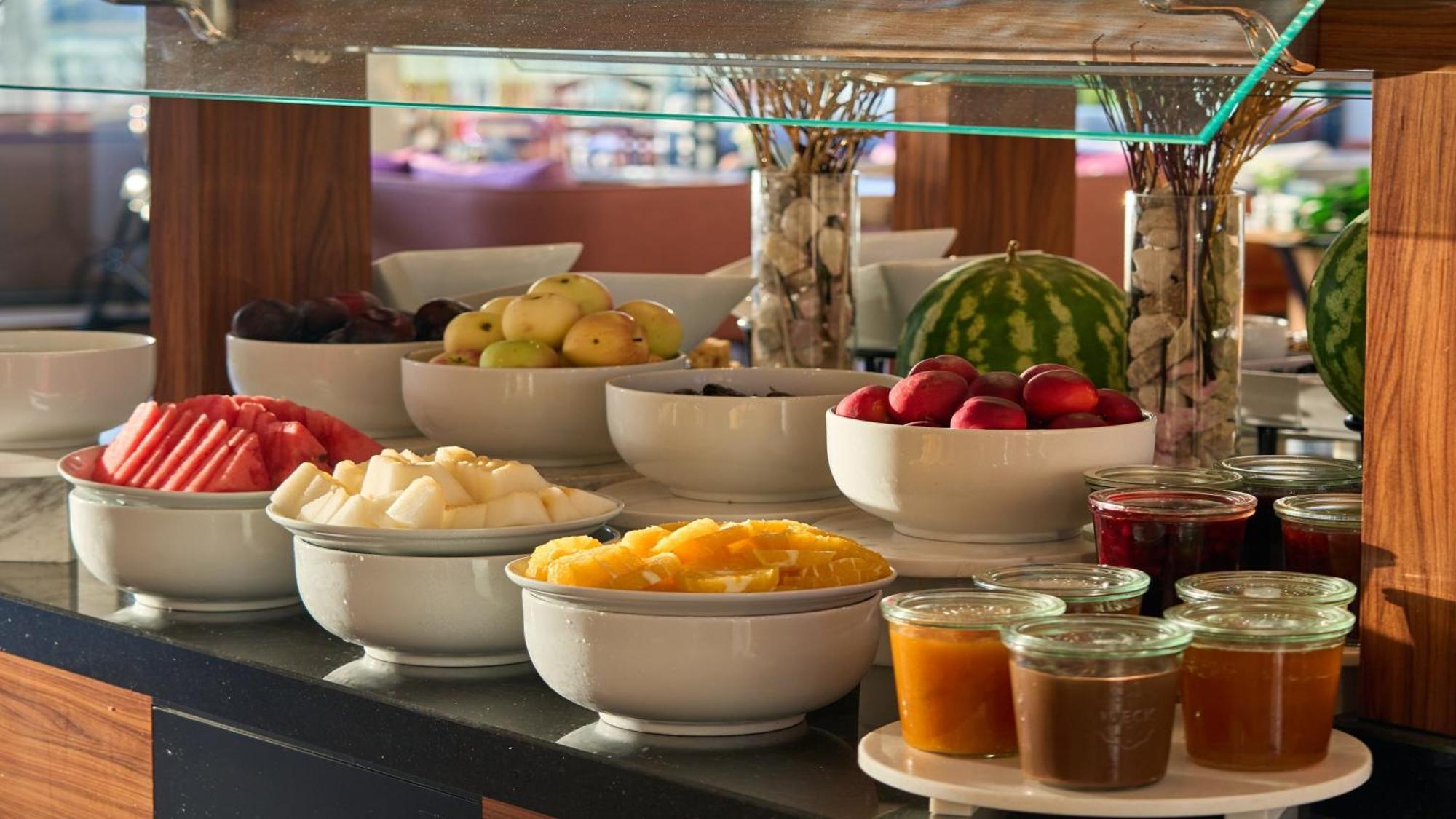 Holiday Inn Tashkent City By Ihg ภายนอก รูปภาพ