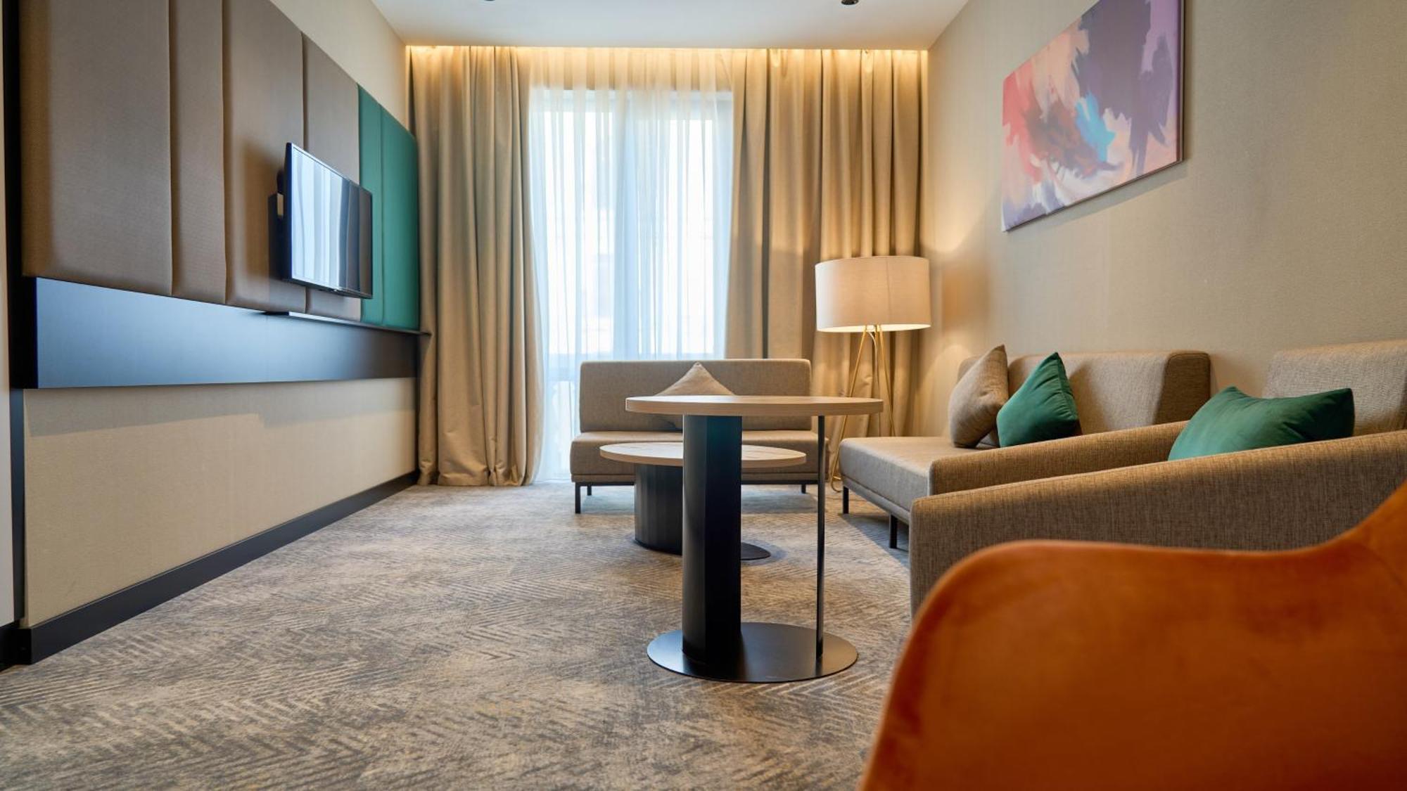 Holiday Inn Tashkent City By Ihg ภายนอก รูปภาพ