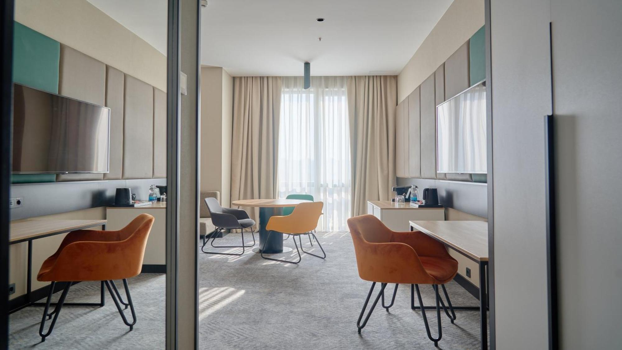 Holiday Inn Tashkent City By Ihg ภายนอก รูปภาพ